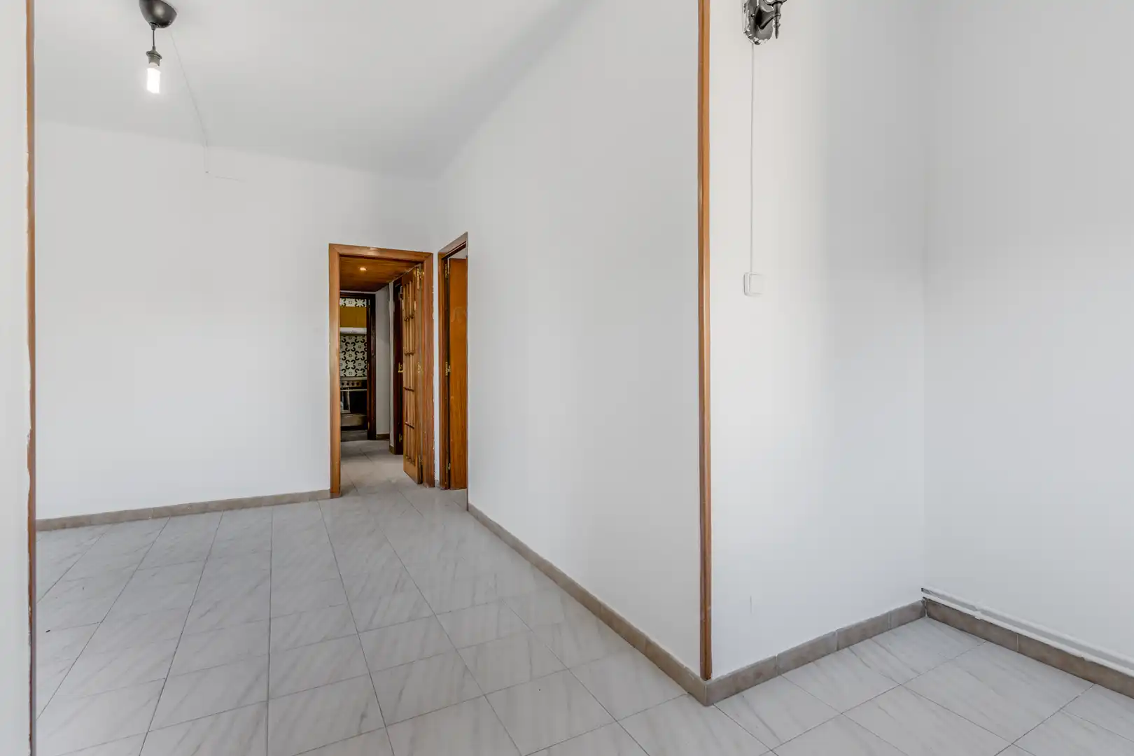 Wohnung zum Verkauf in Barcelona mit Heizung, Ofen und Balkon