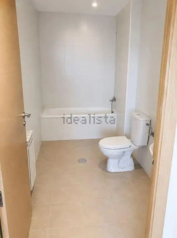 Baño de Piso en venta en Cáceres con Calefacción y Terraza