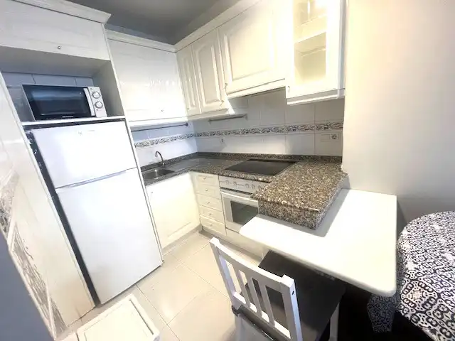 Küche von Wohnung zur Miete in A Coruña Capital  mit Heizung, Parkett und Terrasse