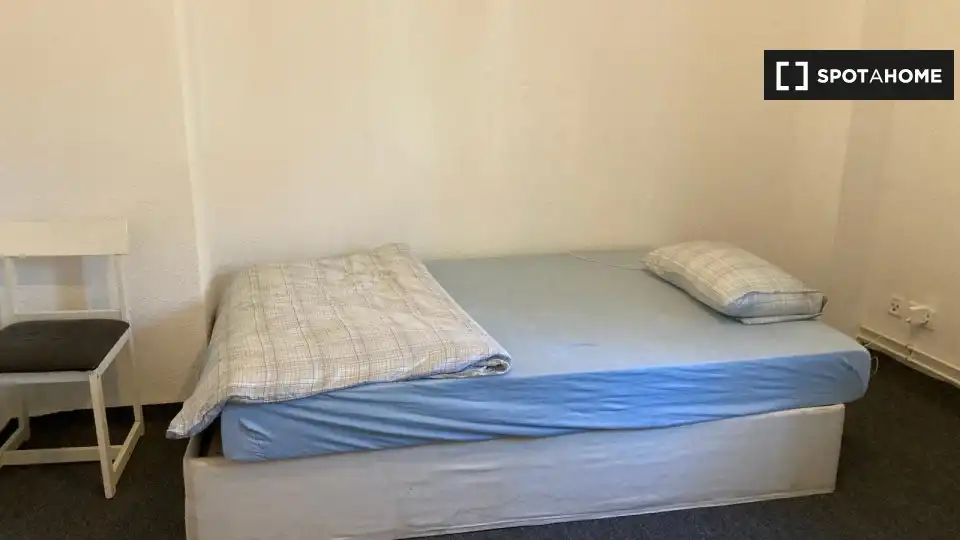 Bedroom of Flat for share in Almodóvar del Campo  with Air Conditioner, Terrace and Furnished