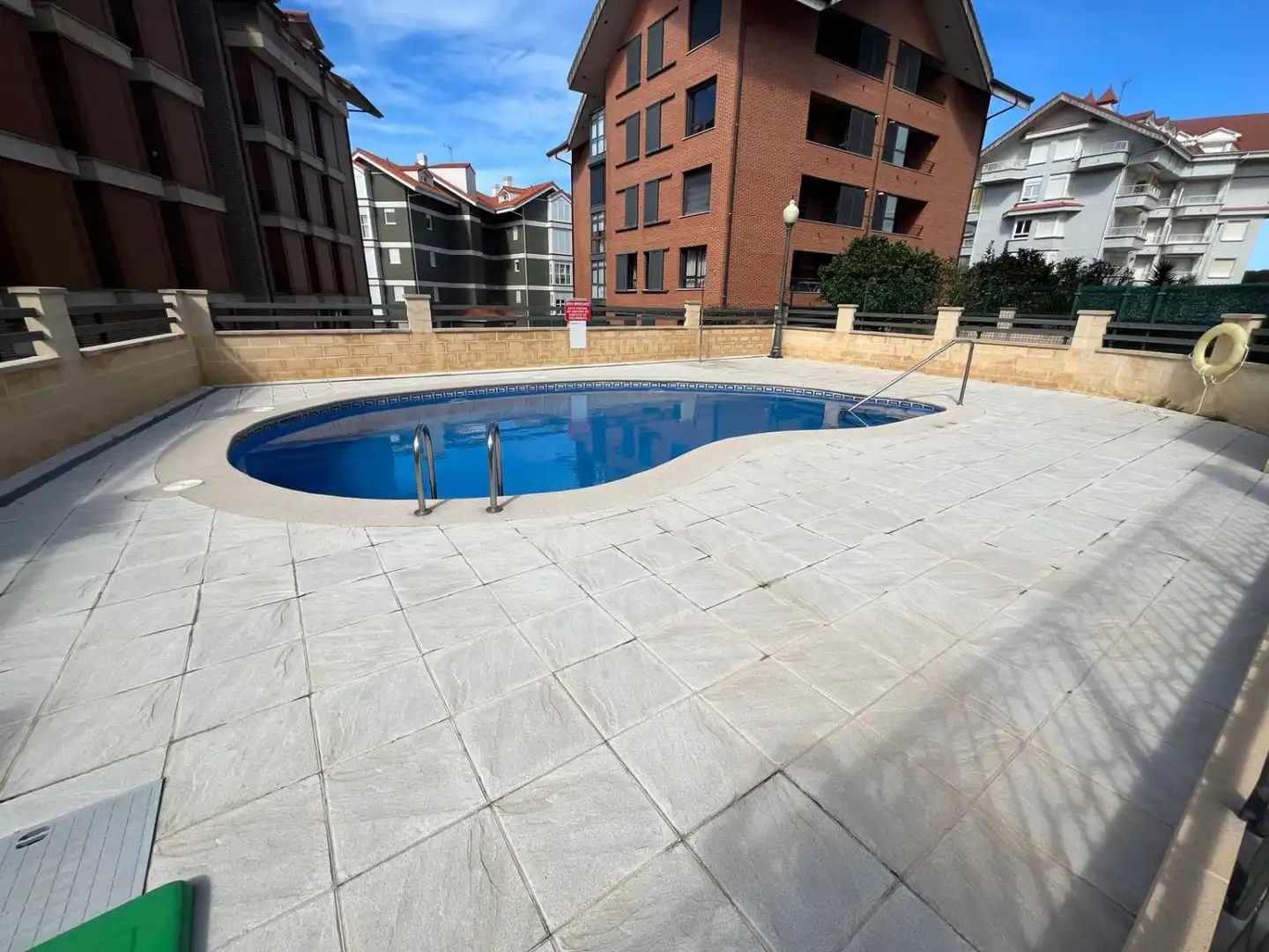 Piscina de Àtic en venda en Noja amb Calefacció, Terrassa i Piscina comunitària