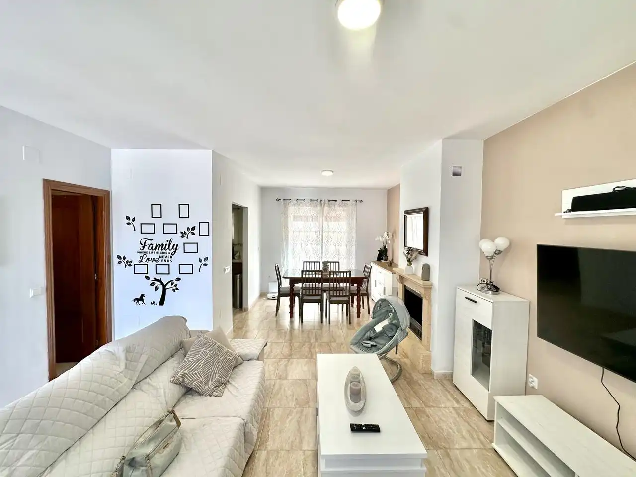 Sala de estar de Casa adosada en venta en Fuente de Piedra con Aire acondicionado, Terraza y Piscina comunitaria