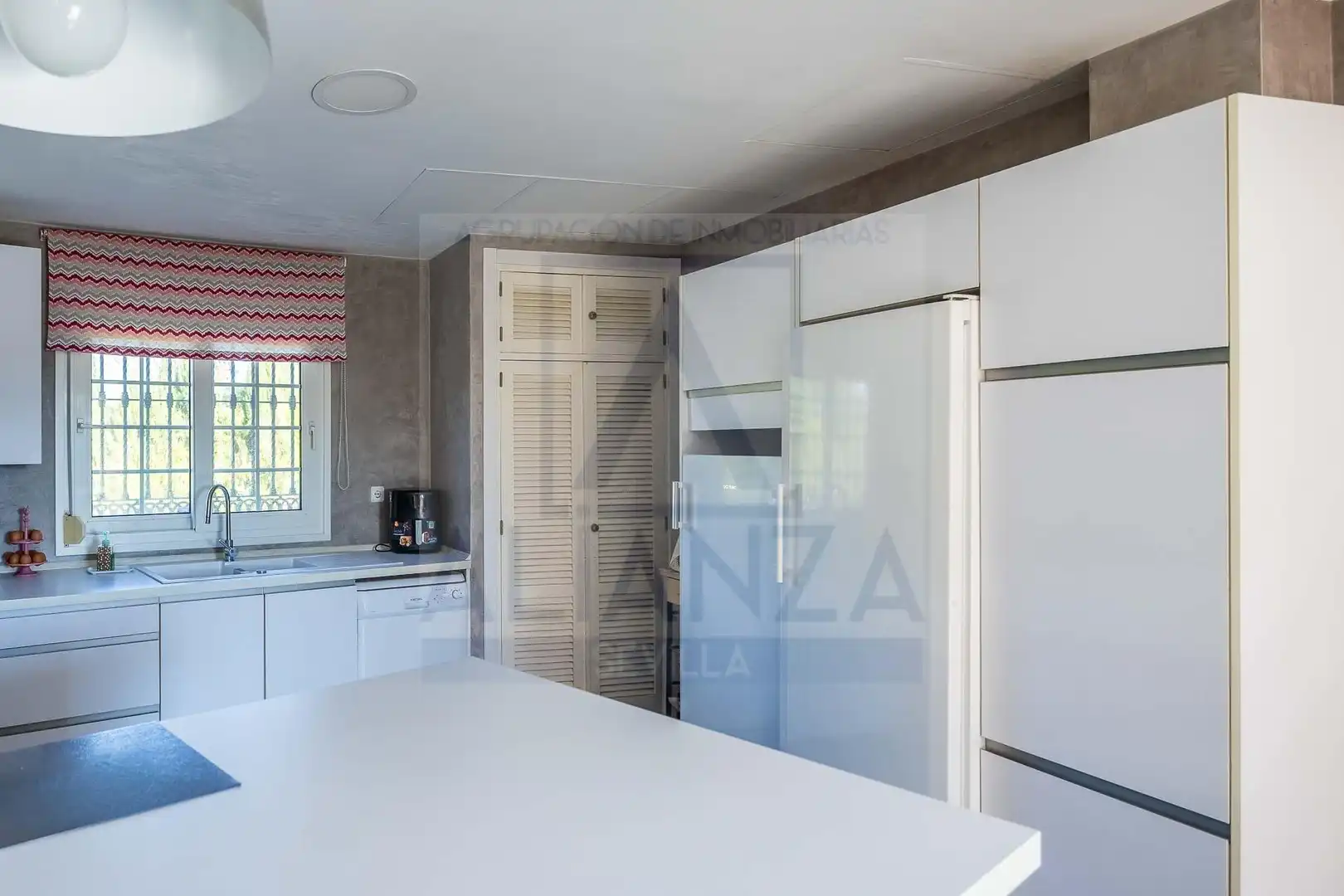 Kitchen of Houses for sale in Valencina de la Concepción  with Air Conditioner, Private garden and Community pool