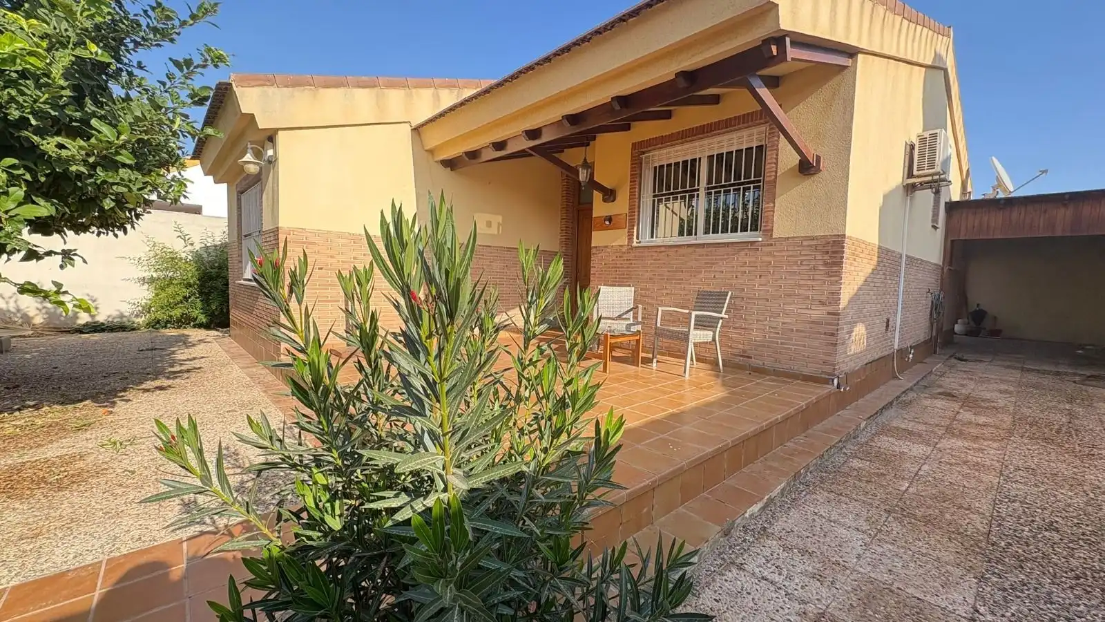 Casa amb jardí en venda a Santiago de la Ribera