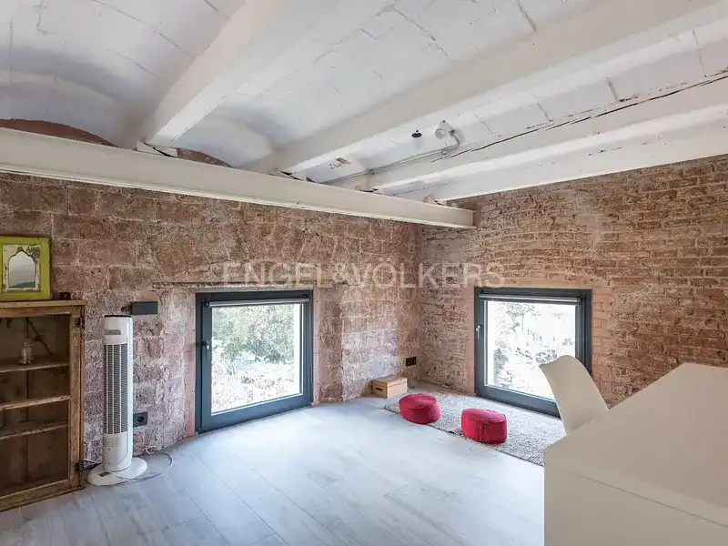 Sala de estar de Dúplex de alquiler en Barcelona con Aire acondicionado, Calefacción y Parquet