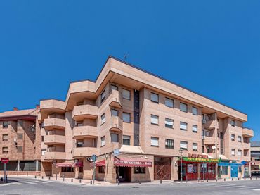 Pis amb ascensor en venda a Navaluenga 1