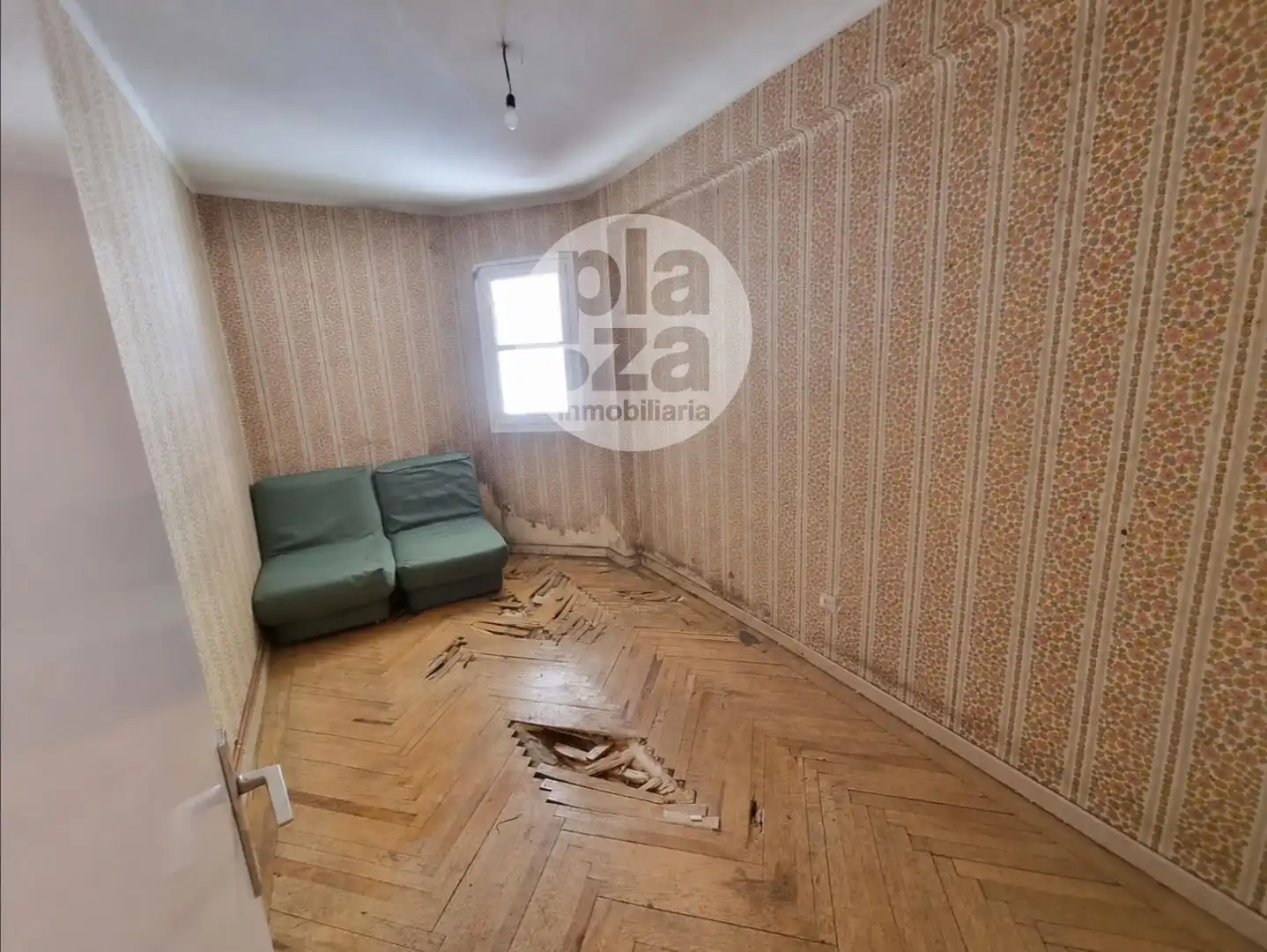 Schlafzimmer von Wohnung zum Verkauf in Burgos mit Heizung, Terrasse und Abstellraum