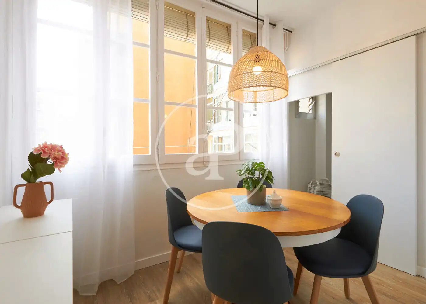 Comedor de Piso en venta en Barcelona con Calefacción, Terraza y Amueblado