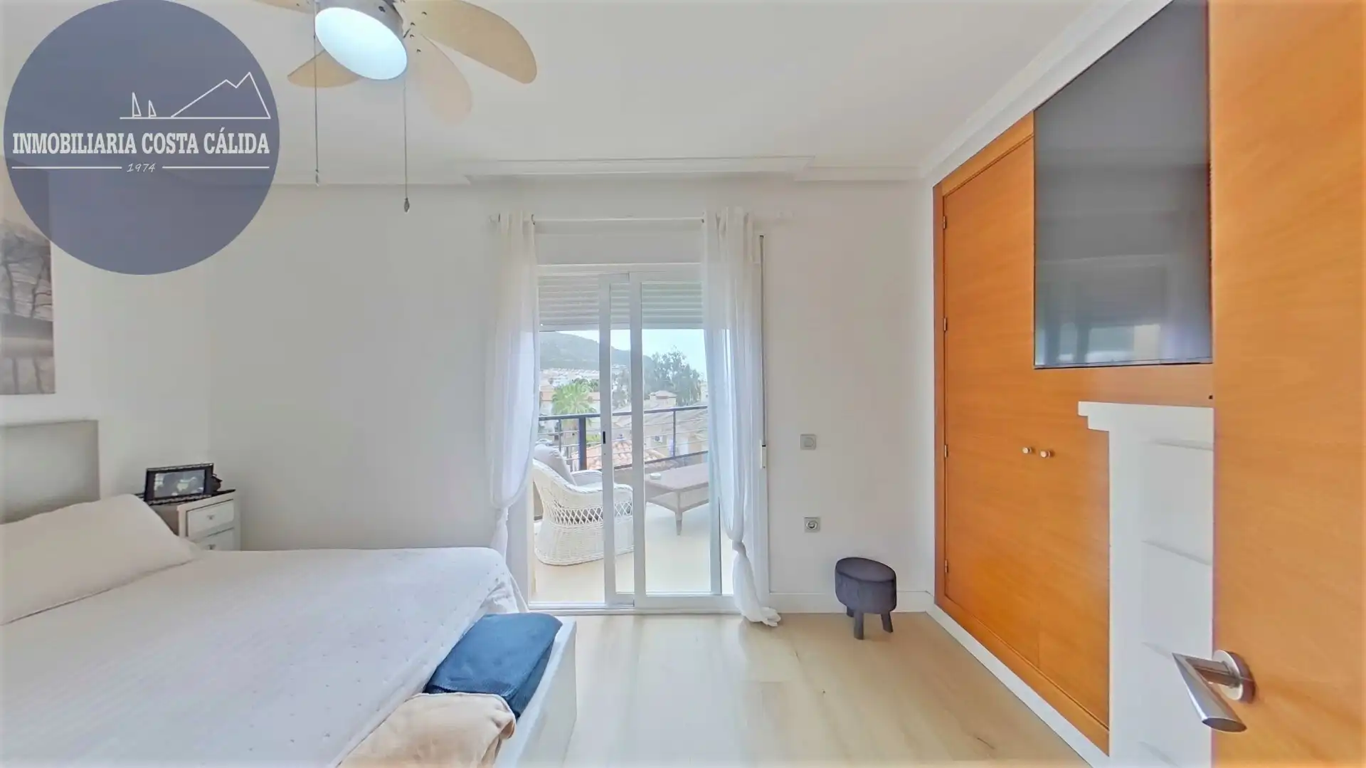 Schlafzimmer von Einfamilien-Reihenhaus zum Verkauf in Águilas mit Klimaanlage, Heizung und Privatgarten