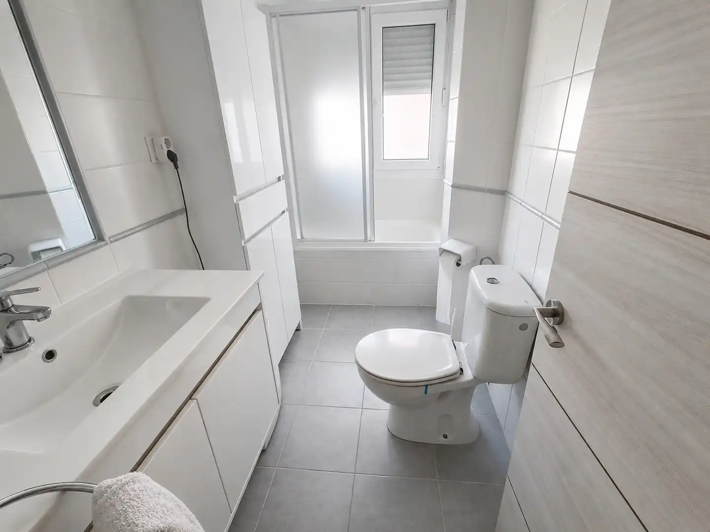 Baño de Piso de alquiler en Santander con Calefacción, Amueblado y Horno