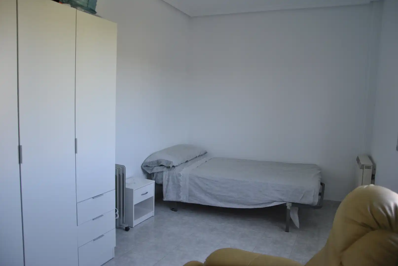 Schlafzimmer von Wohnung zur Miete in Plasencia mit Klimaanlage, Heizung und Terrasse