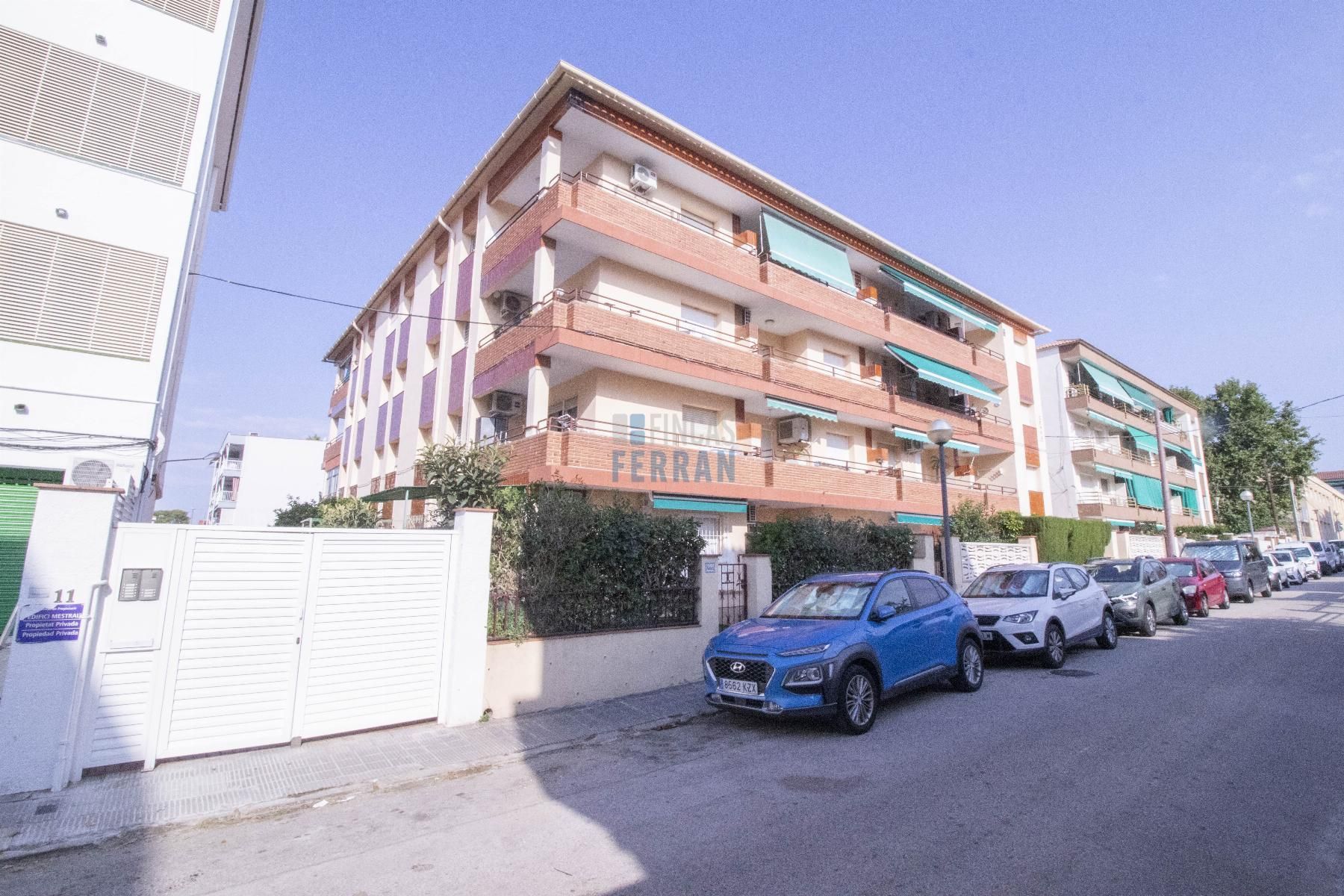 Exterior view of Apartment for sale in El Vendrell  with Air Conditioner, Terrace and Furnished