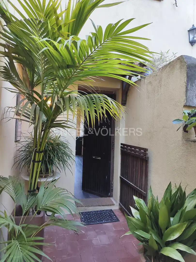Vista exterior de Casa o xalet de lloguer en Barcelona amb Aire condicionat, Calefacció i Jardí privat
