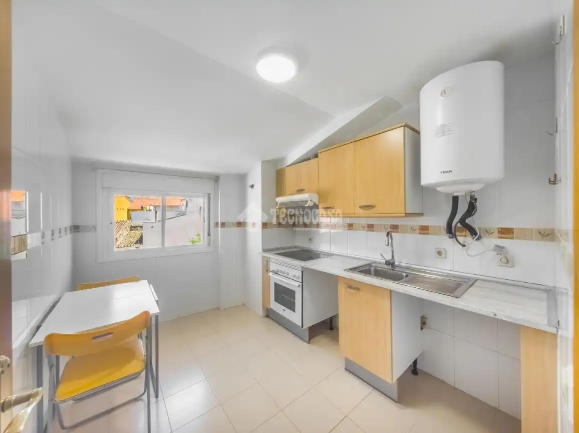 Cocina de Piso en venta en Campo Real con Balcón