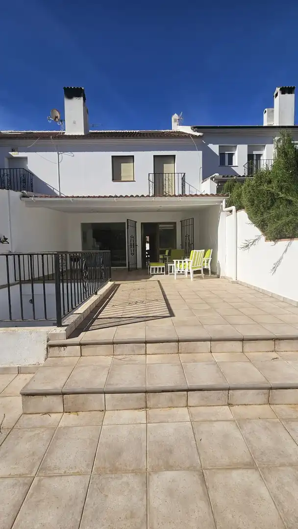Terrassa de Casa adosada en venda en Benalmádena amb Terrassa, Moblat i Piscina comunitària