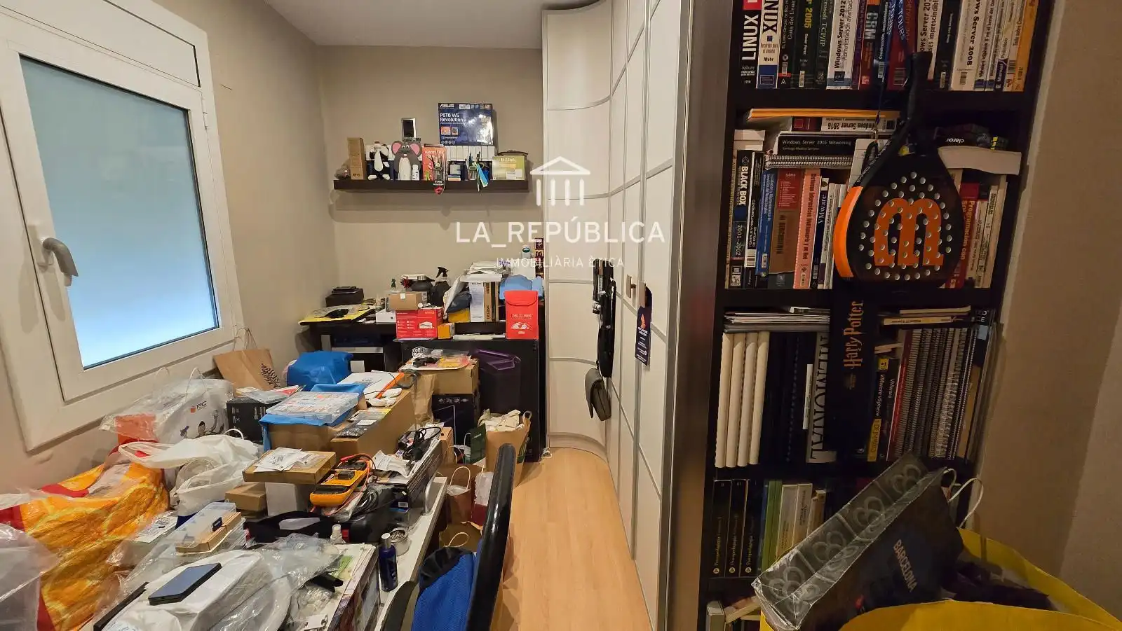 Flat for sale in Barcelona  with Air Conditioner
