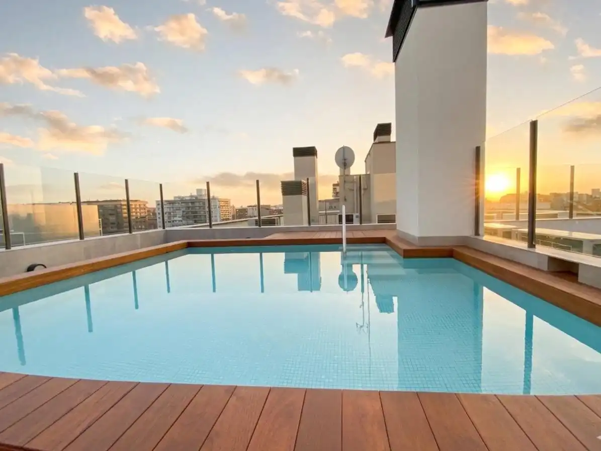 Piscina de Piso de alquiler en Barcelona con Aire acondicionado, Parquet y Balcón