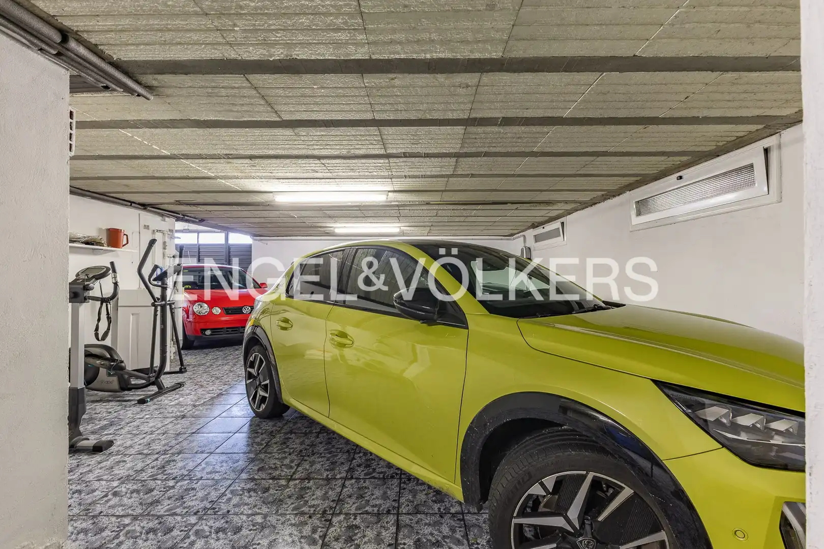 Parking de Casa o chalet en venta en Castellar del Vallès con Aire acondicionado, Calefacción y Jardín privado