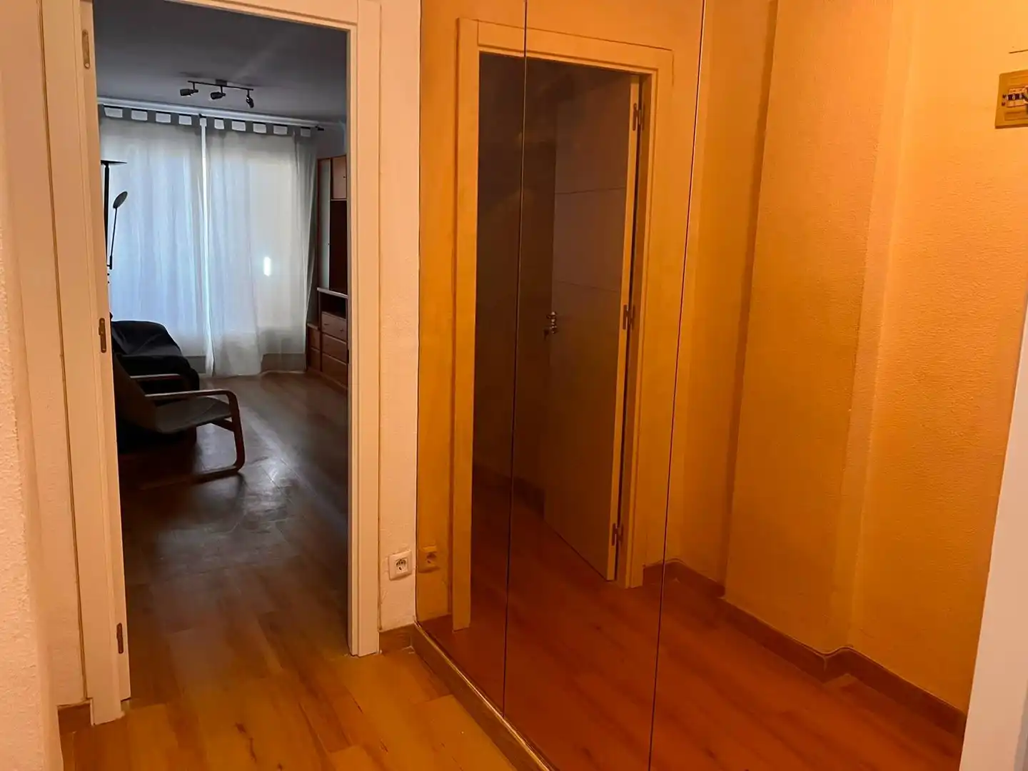 Bedroom of Flat for share in Sevilla  with Air Conditioner