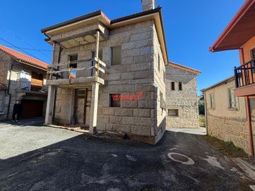 Villa con balcone in vendita a San Rosendo