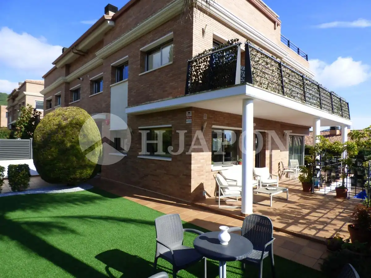 Casa aparellada amb terrassa en venda a Vilassar de Dalt, imagen 15