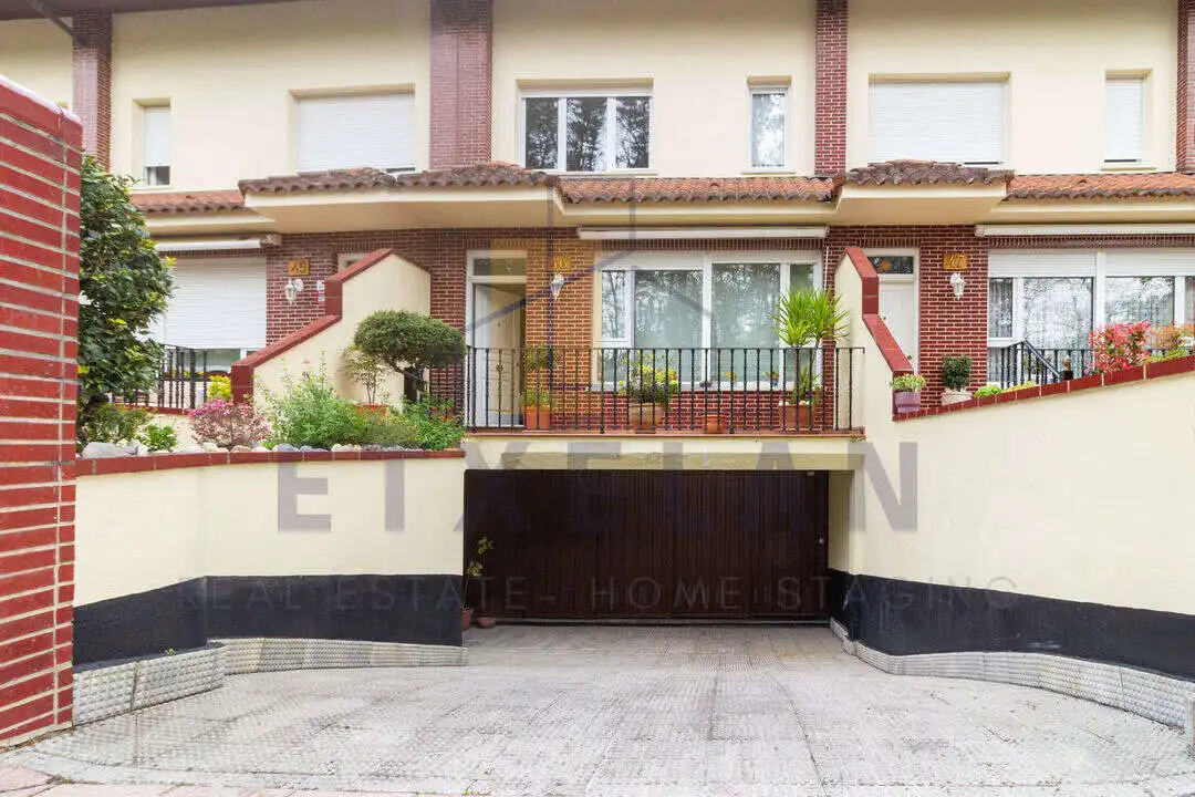 Vista exterior de Casa o chalet en venta en Igorre con Calefacción, Jardín privado y Amueblado