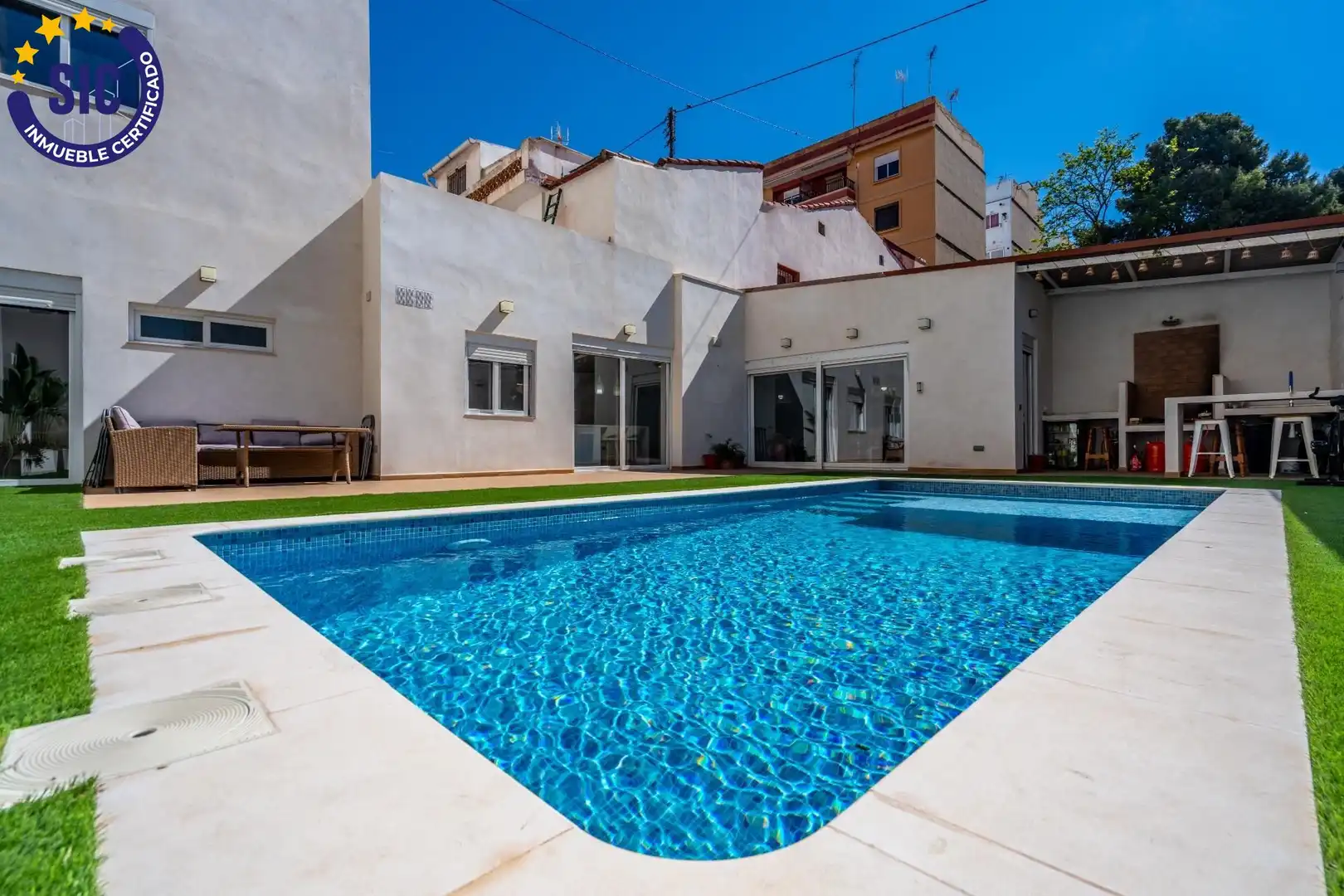 Schwimmbecken von Haus oder Chalet zum Verkauf in Valencia mit Privatgarten, Terrasse und Schwimmbad