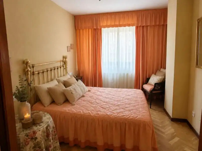 Bedroom of Flat for sale in  Madrid Capital  with Balcony