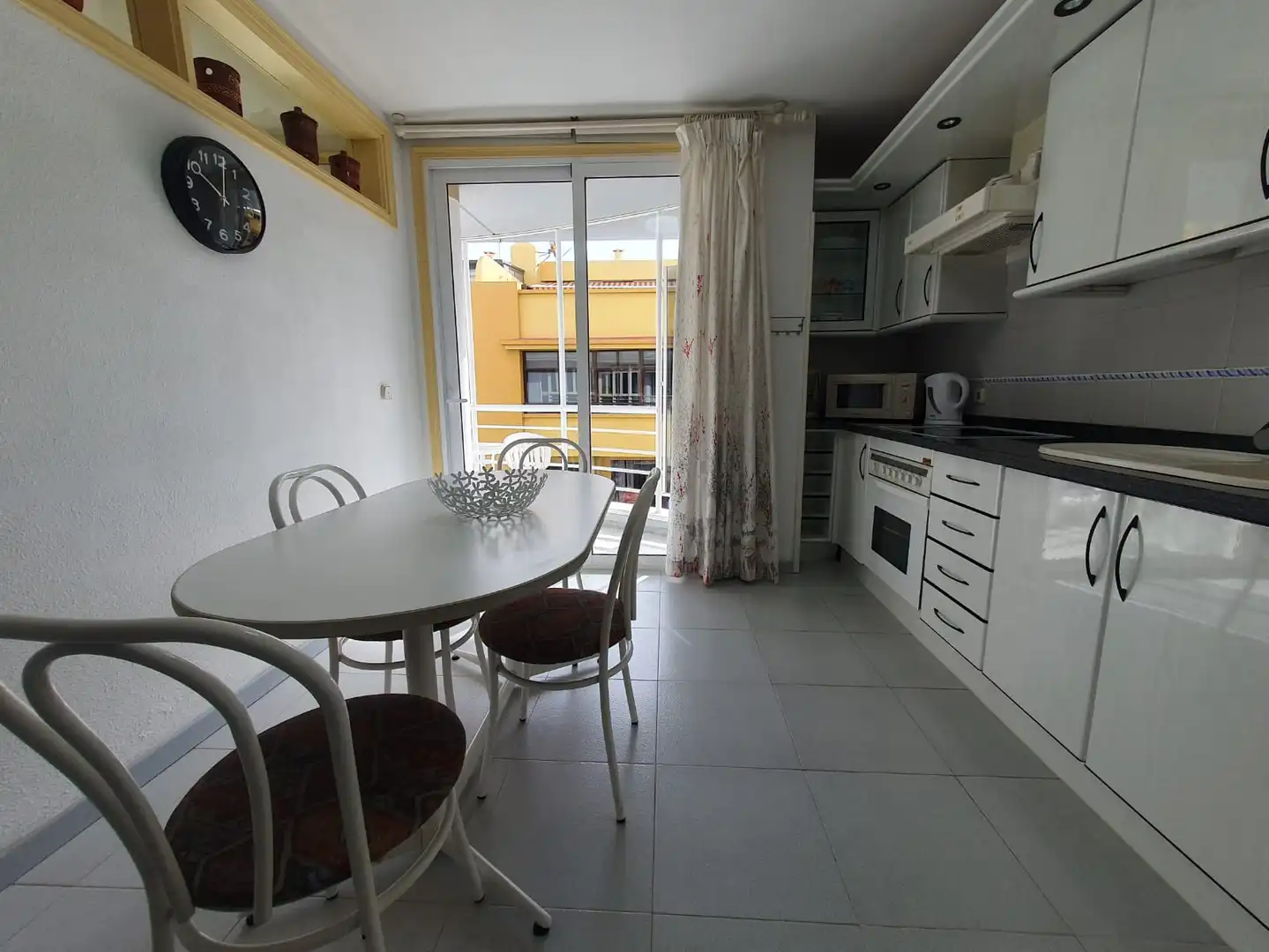 Kitchen of Apartments for rent in Granadilla de Abona  with Furnished, Oven and Microwave
