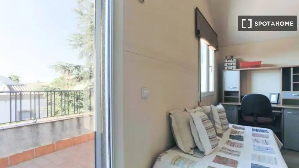 Room in Almensilla