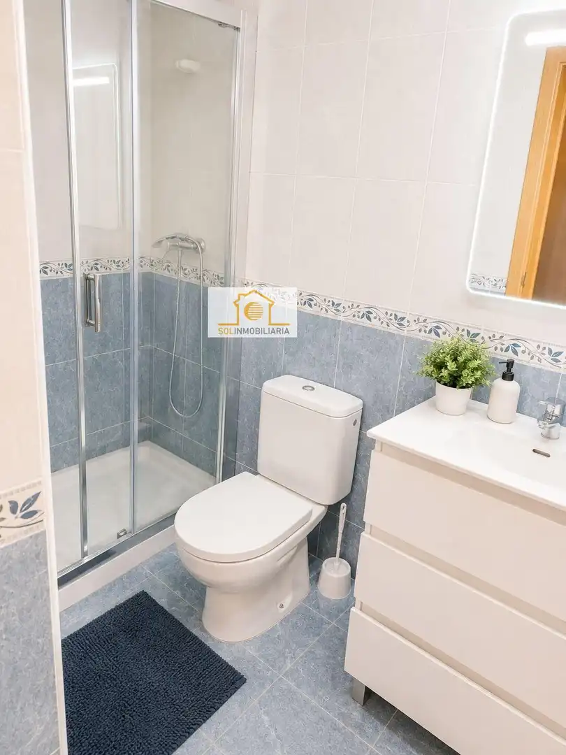 Badezimmer von Dachboden zum Verkauf in León Capital  mit Heizung, Parkett und Möbliert
