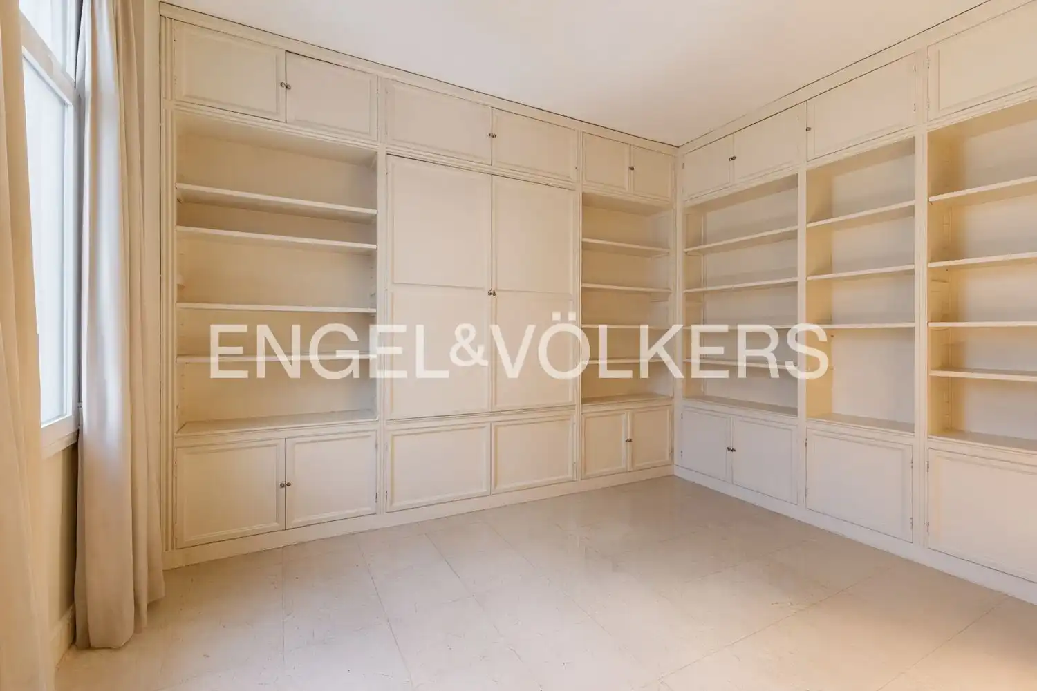 Piso en venta en Valencia con Aire acondicionado, Calefacción y Balcón