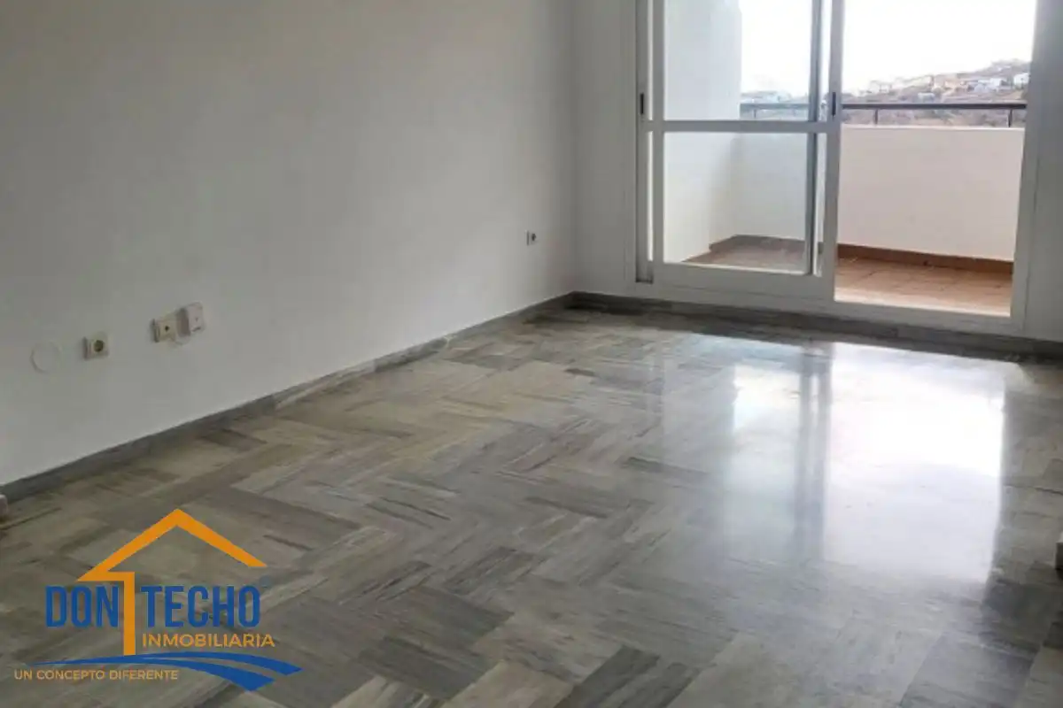 Sala de estar de Dúplex en venta en Rincón de la Victoria con Aire acondicionado, Terraza y Trastero