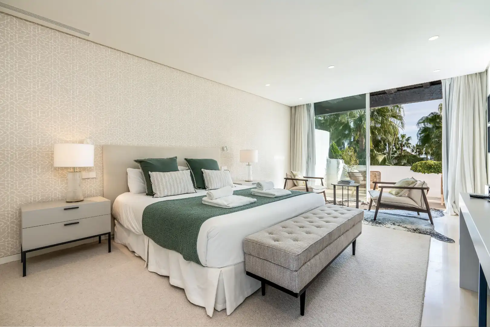 Habitación de Dúplex en venta en Marbella con Aire acondicionado, Terraza y Trastero