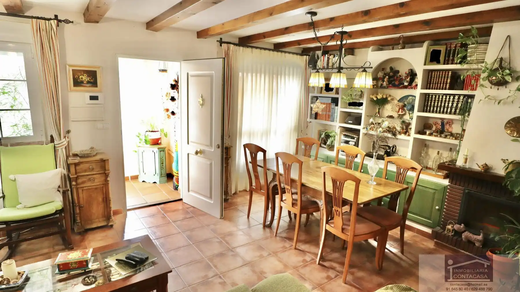Menjador de Casa o xalet en venda en Miraflores de la Sierra amb Calefacció, Terrassa i Traster