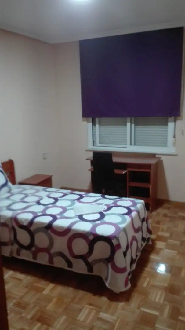 Dormitori de Pis de lloguer en Salamanca amb Calefacció, Parquet i Moblat