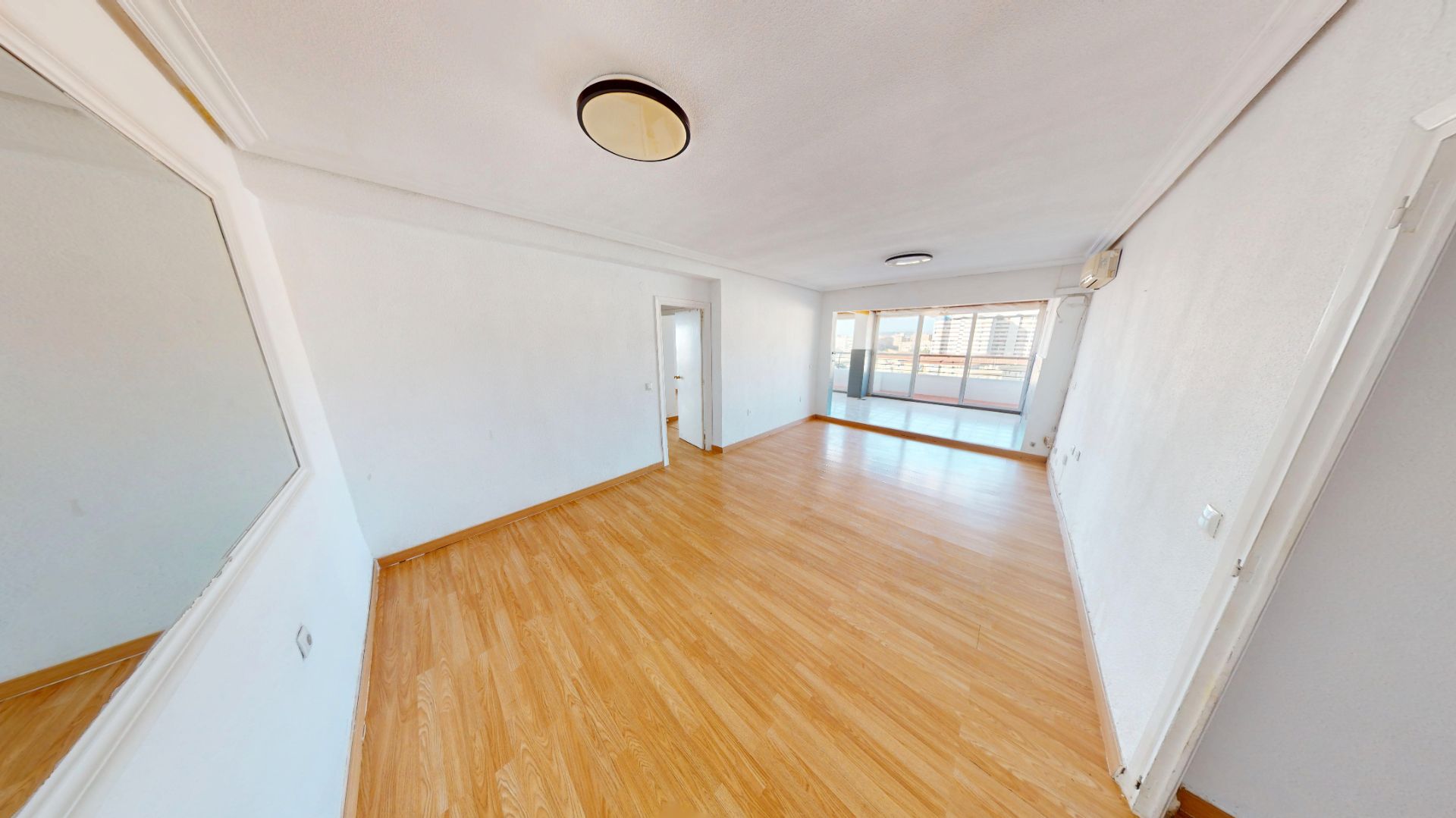 Sala d'estar de Àtic en venda en Alicante / Alacant amb Aire condicionat, Terrassa i Forn