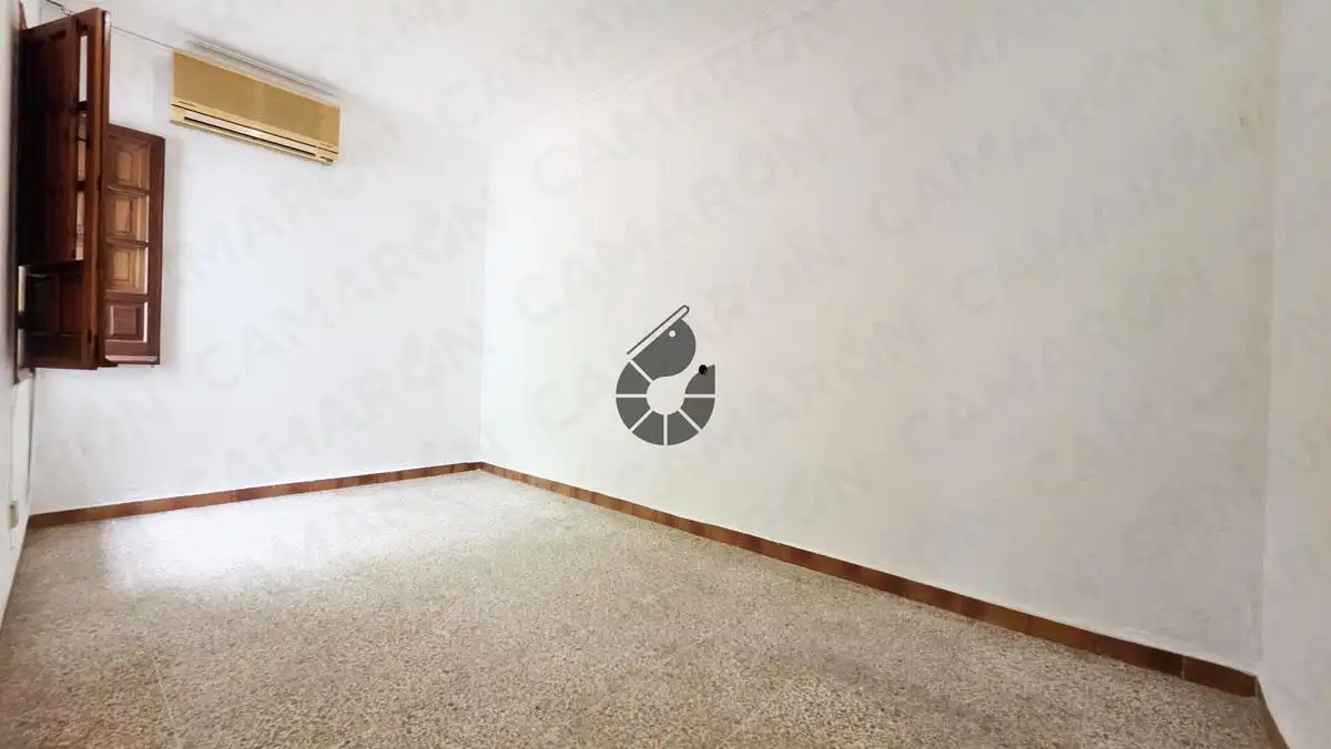 Casa con piscina en venta en Palomares del Río, imagen 3