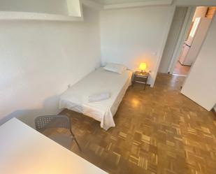 Bedroom of Flat to share in  Madrid Capital  with Heating, Furnished and Oven