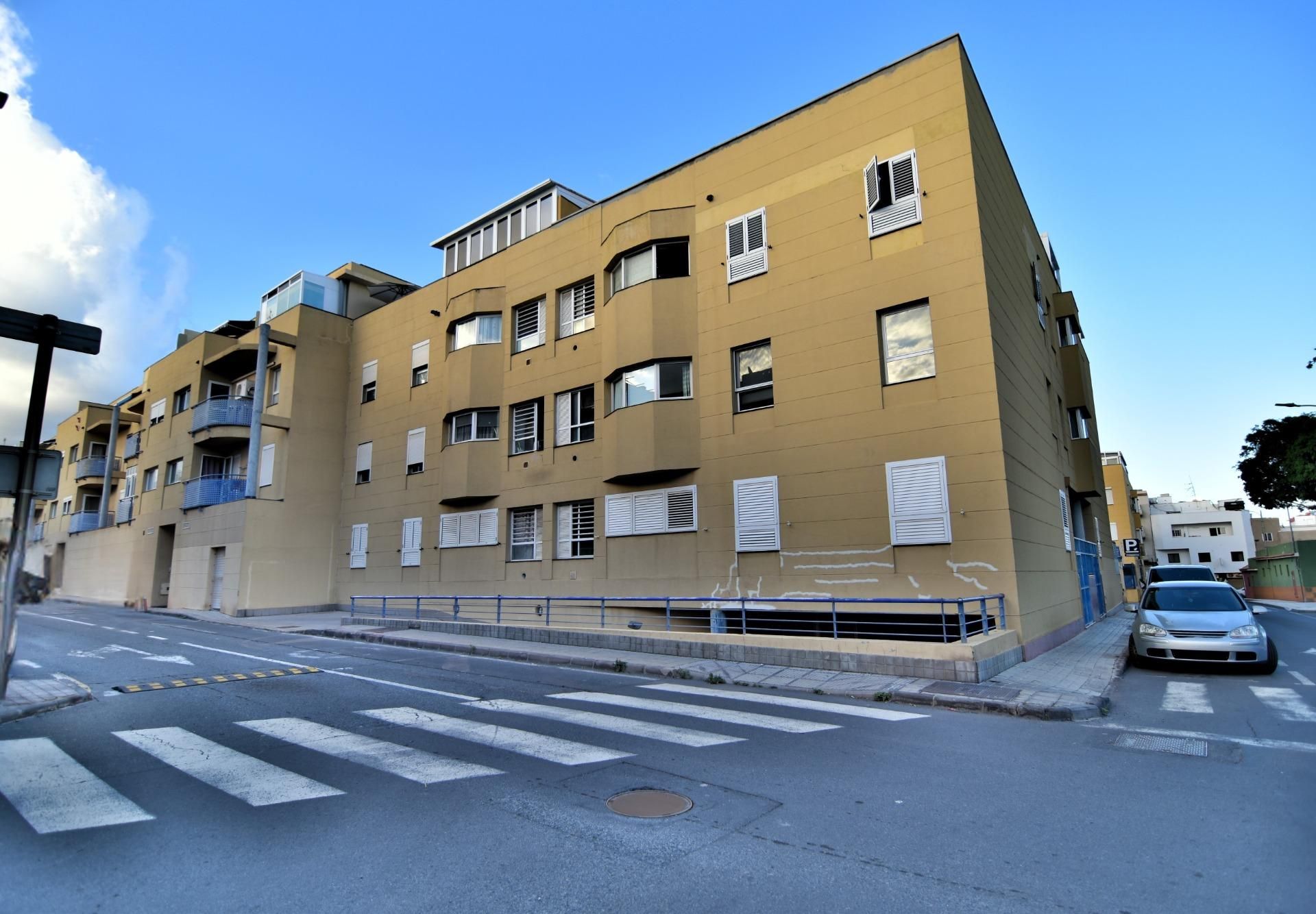 Vista exterior de Àtic en venda en Santa Lucía de Tirajana amb Terrassa, Traster i Balcó
