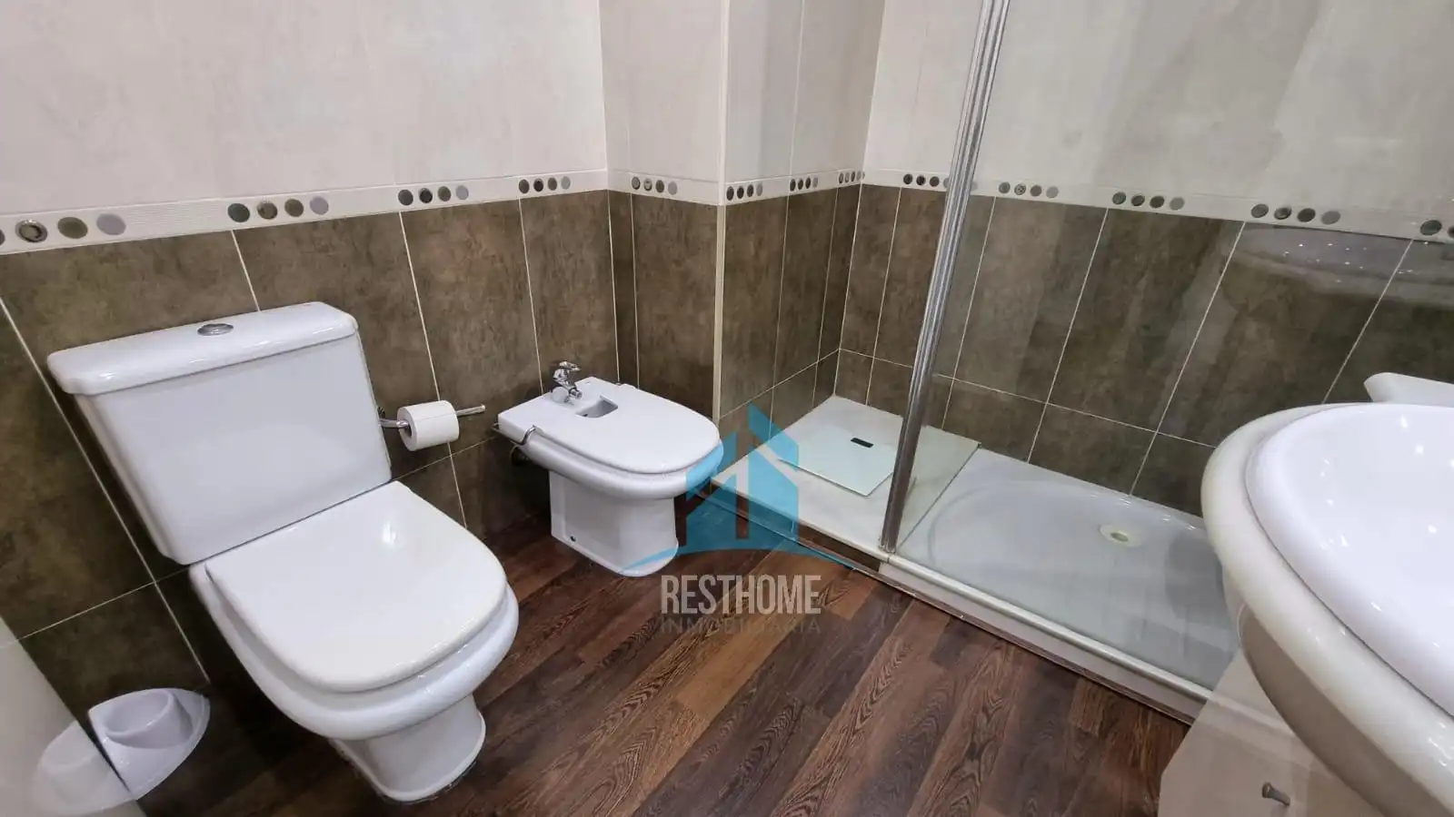 Baño de Dúplex de alquiler en Gandia con Aire acondicionado, Calefacción y Parquet