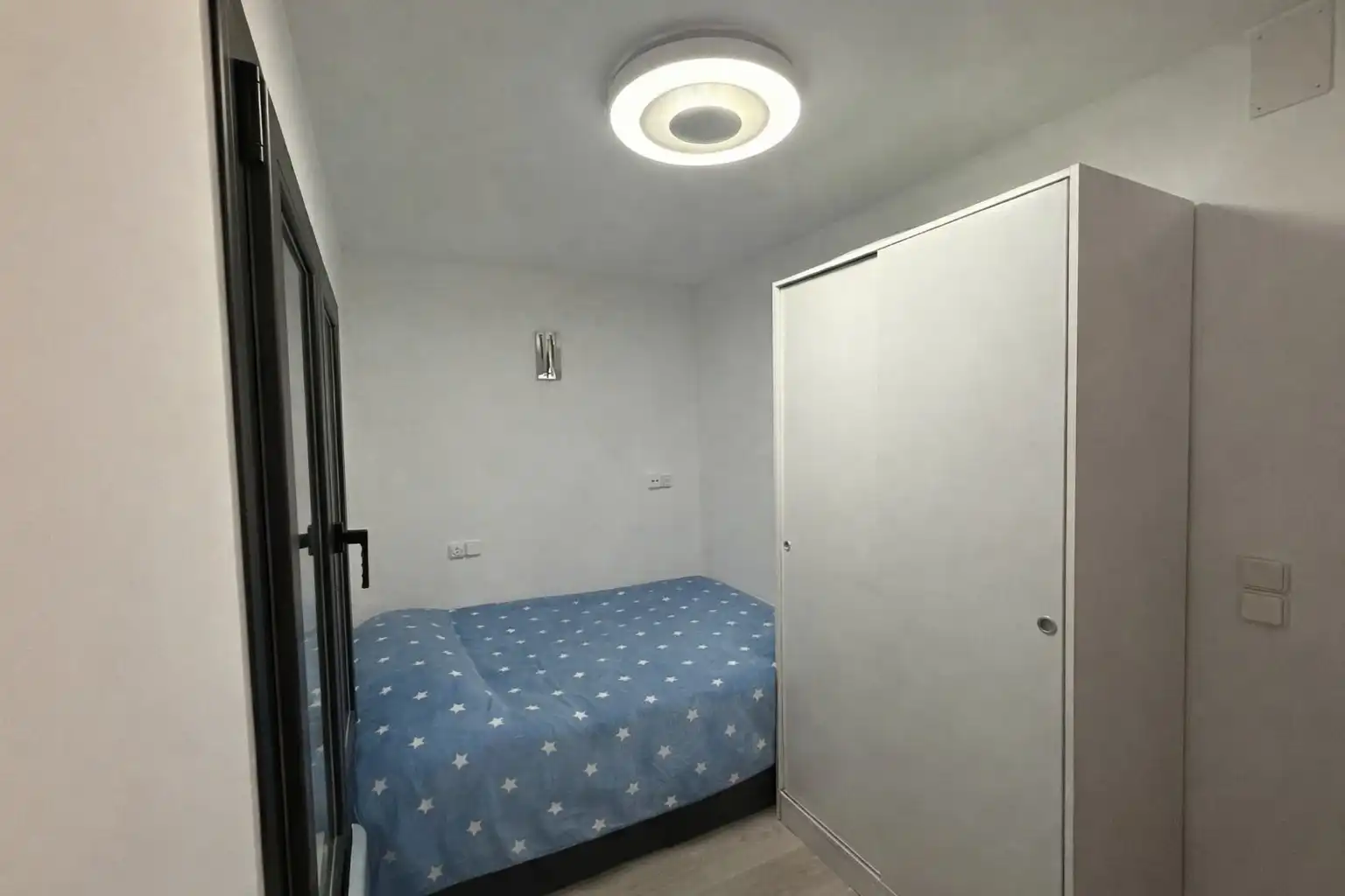 Bedroom of Flat for sale in Cornellà de Llobregat  with Terrace and Washing machine