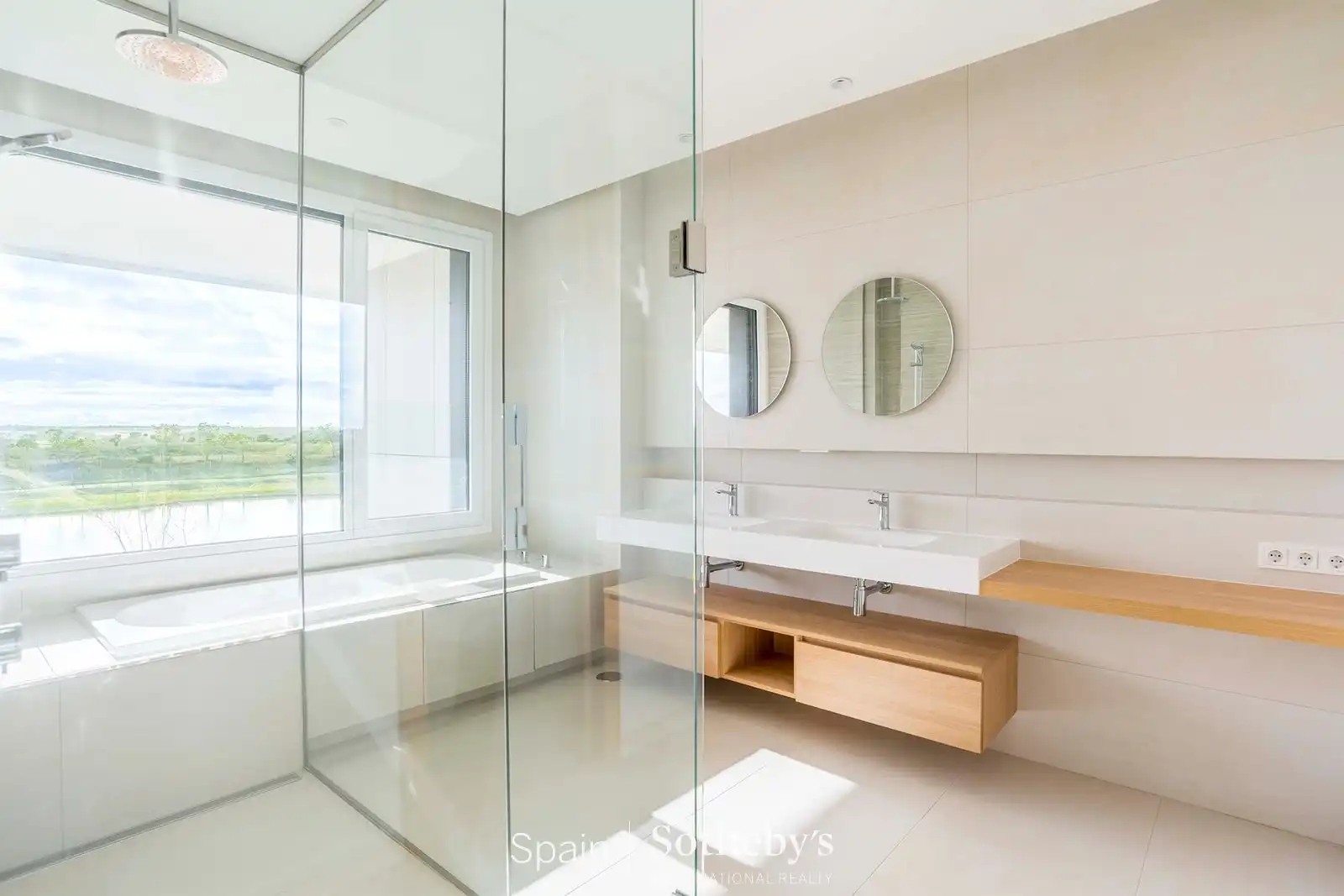 Bany de Apartament de lloguer en Pozuelo de Alarcón amb Aire condicionat, Calefacció i Jardí privat