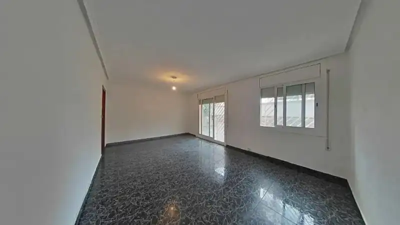 Exterior view of Flat for sale in Sant Vicenç Dels Horts