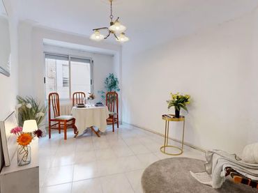 Apartment with balcony to rent in Calle de Eloy Martínez 15