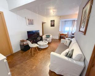 Sala d'estar de Pis en venda en  Madrid Capital