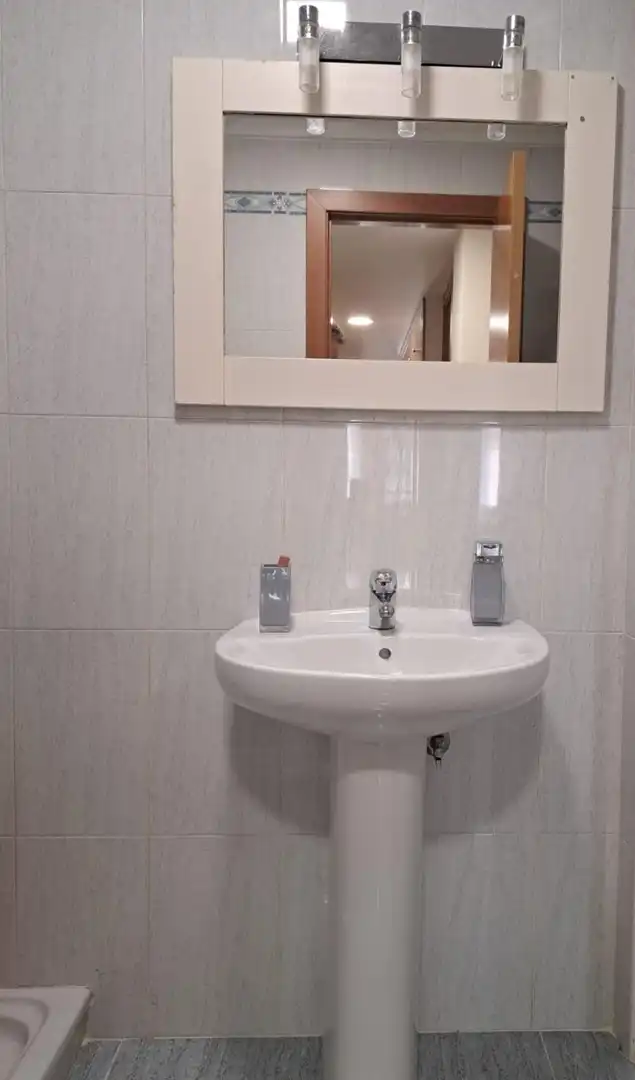 Bathroom of Attic for sale in Requena  with Air Conditioner, Heating and Terrace