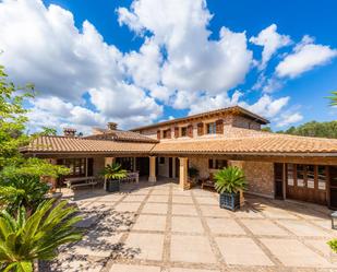 Vista exterior de Casa o xalet de lloguer en Capdepera amb Terrassa, Piscina i Balcó