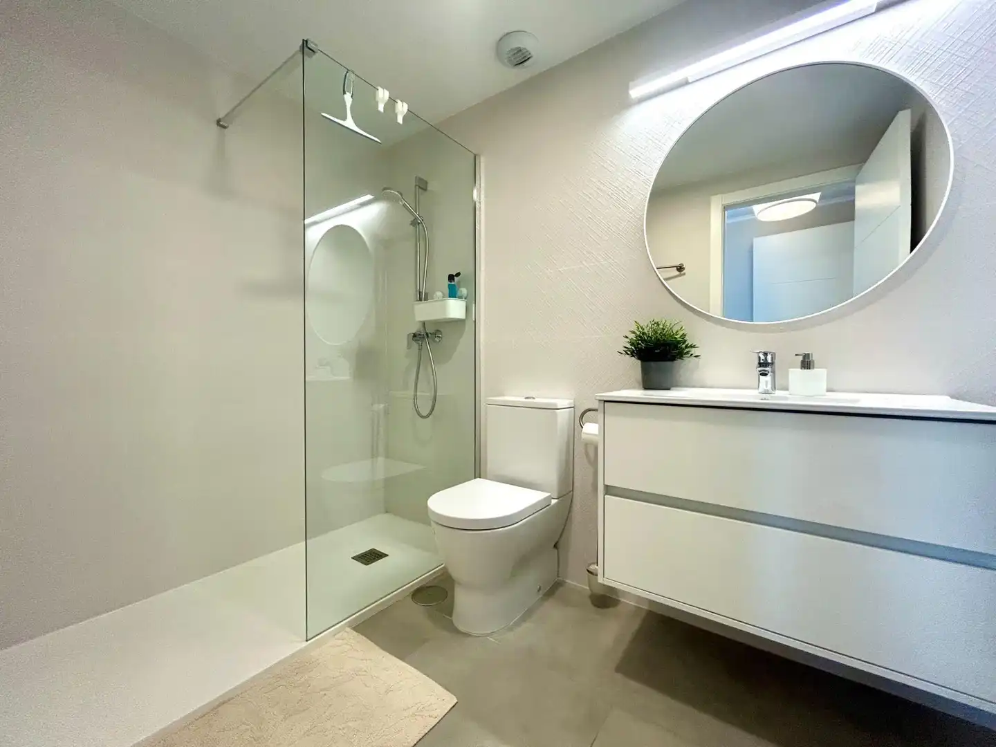 Bany de Apartament en venda en Orihuela amb Aire condicionat, Jardí privat i Terrassa