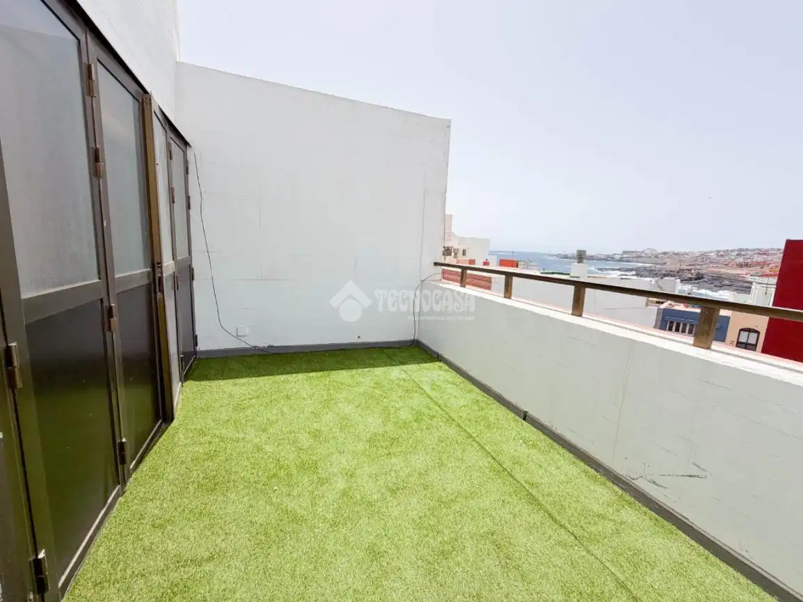Terrasse von Dachboden zum Verkauf in Telde mit Terrasse, Möbliert und Balkon